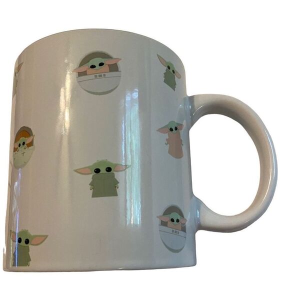 STAR WARS The Child Coffee Tea Drink Mug Cup Baby Yoda~ Mandalorian Grogu ~ 18oz - Picture 1 of 6